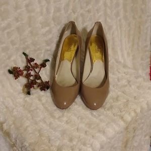 MICHAEL by Michael Kors nude/tan heels